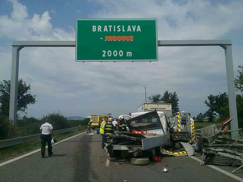 03 - Tragická dopravná nehoda na diaľnici D2